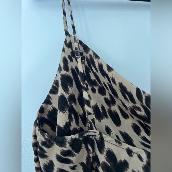 LIKE NEW CHEETAH SATIN COWL NECK - Picture 6 of 12